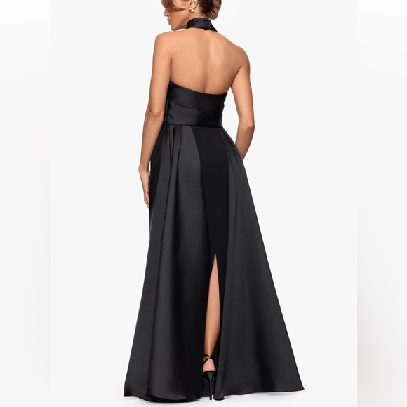 Betsy & Adam Dina Scuba Crepe Halter Neck Gown - Picture 3 of 10